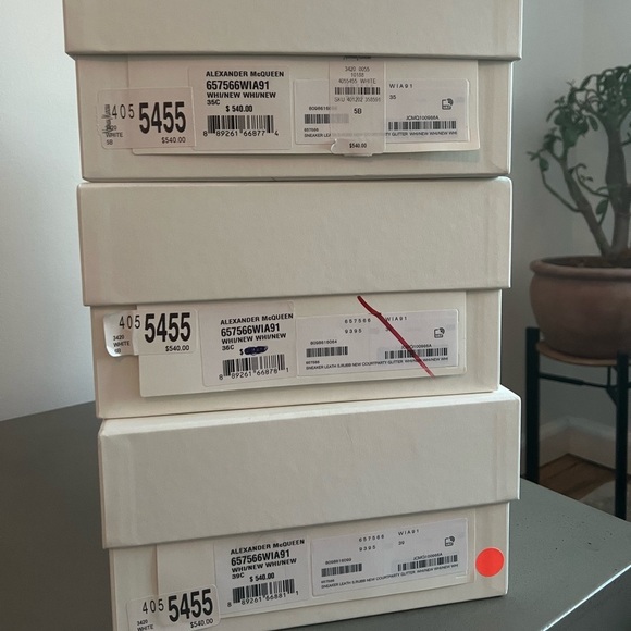 NIB Alexander McQueen White Court Trainer Leather Glitter Sneakers - Picture 4 of 4